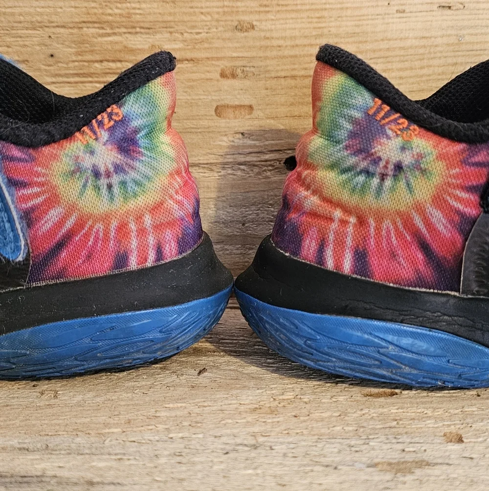 FREE W ANY PURCHASE OVER $8 Nike Kyrie Flytrap 5 Tie Dye Youth Boys Size 1